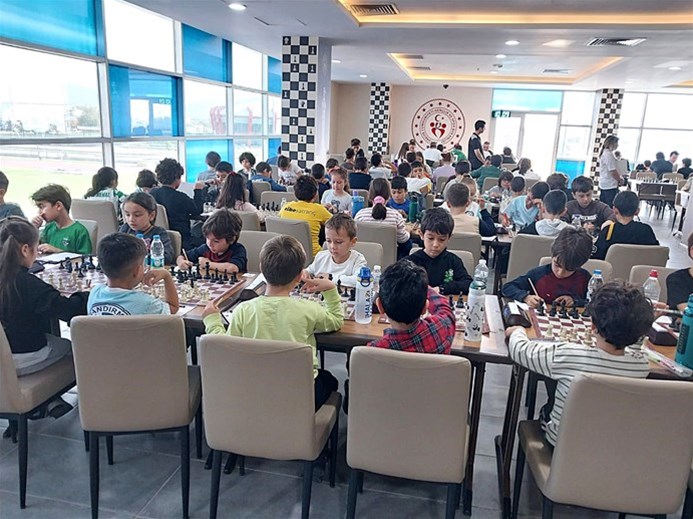 Balıkesir’de Gençlik ve Sporla Cumhuriyetin 102. Yıl Coşkusu