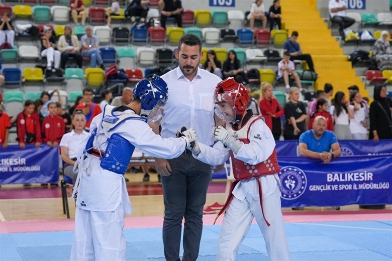 ANALİG Taekwondo Müsabakaları Coşkulu Açılış Seremonisiyle Başladı