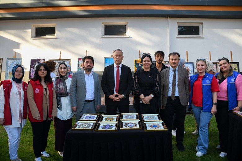 Balıkesir Gençliği, Gençlik ve Spor Festivalinde Coşku ve Enerjisini Zirveye Taşıdı