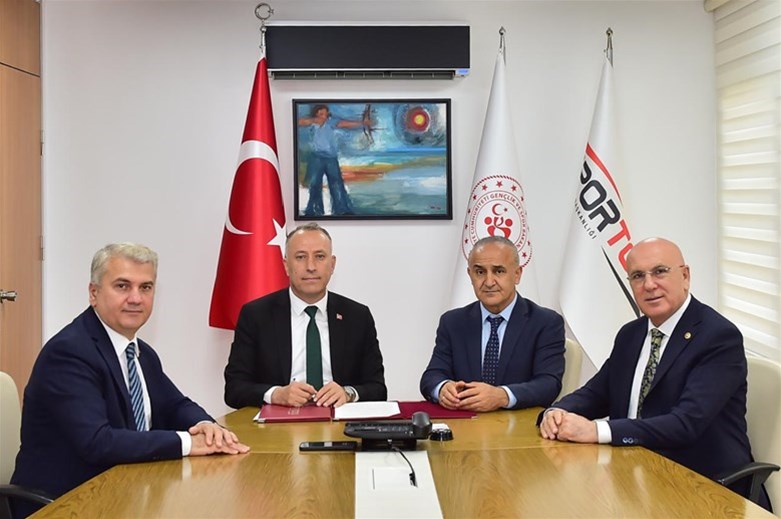 Balıkesir’e Yeni Spor Yatırımları İçin Protokol İmzalandı