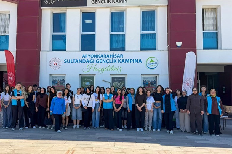 BALIKESİRLİ GENÇLER YAZ KAMPLARI İÇİN YOLA ÇIKTI